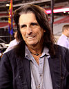 https://upload.wikimedia.org/wikipedia/commons/thumb/0/01/Alice_Cooper_by_Gage_Skidmore.jpg/100px-Alice_Cooper_by_Gage_Skidmore.jpg